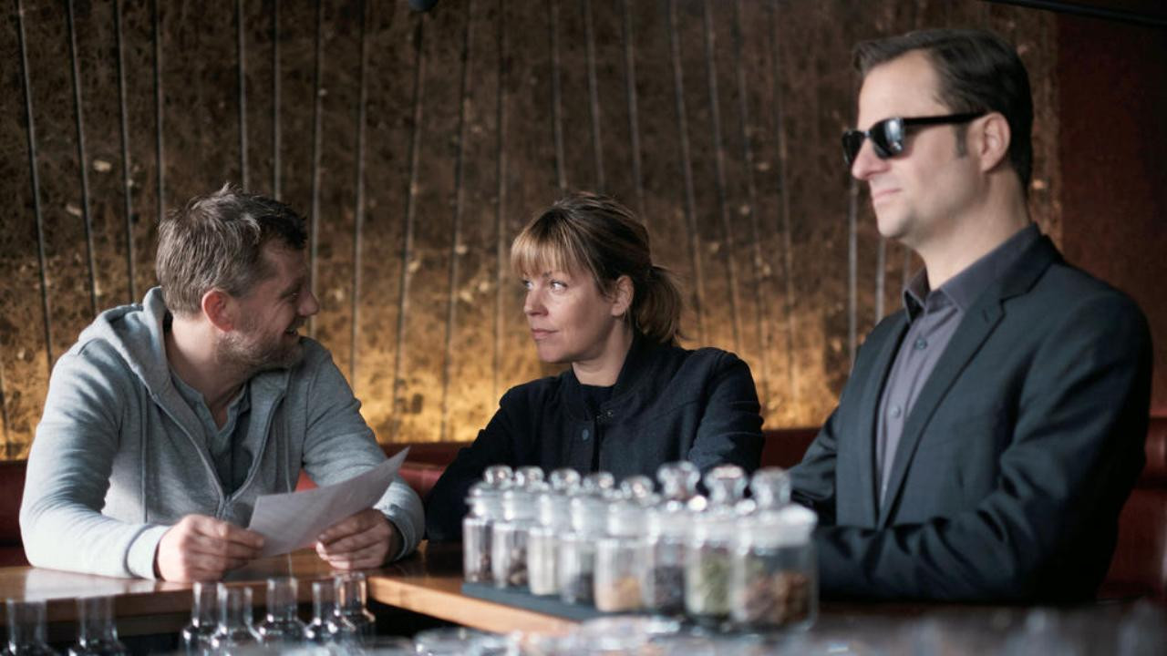 Oh, Men! Oh, Women! backdrop