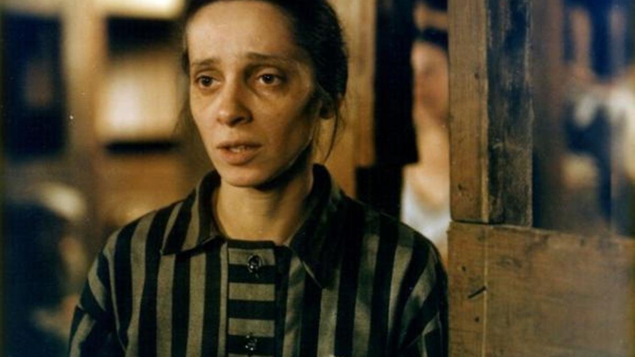 Të Mallkuarit backdrop