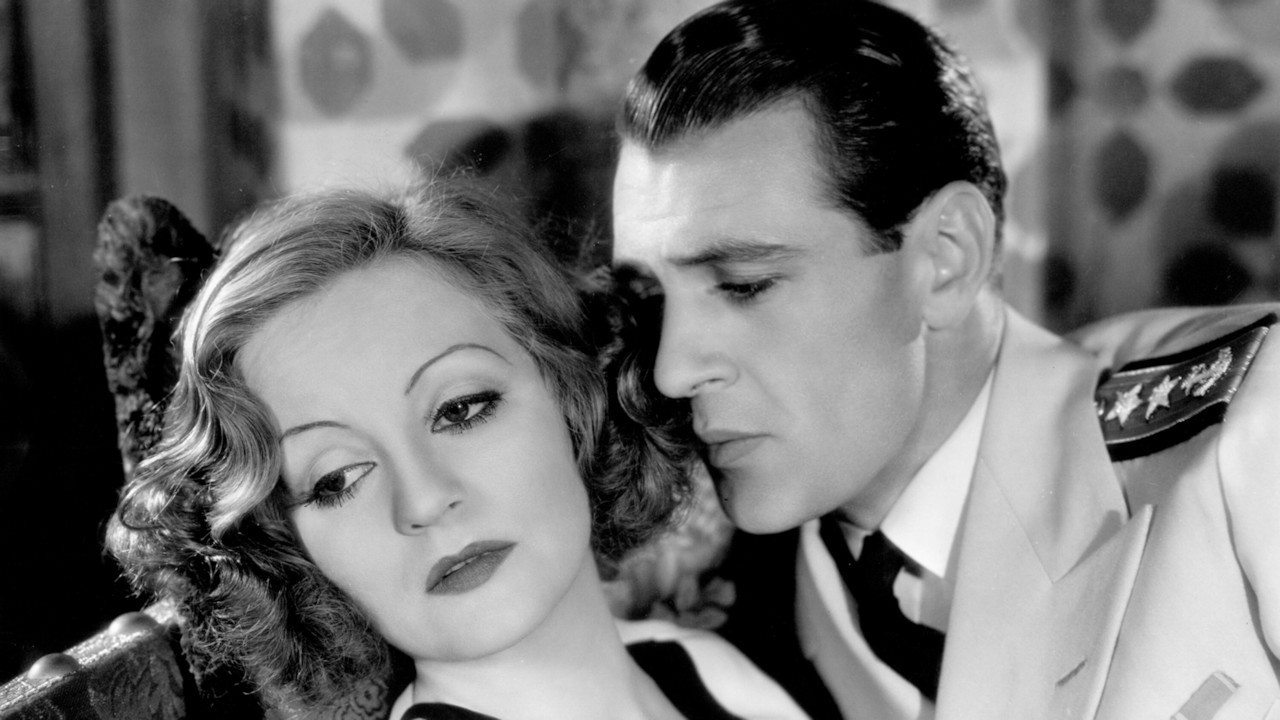 Kodinëzë Lesbike Hapësinore Kërkon Të Njëjtën backdrop