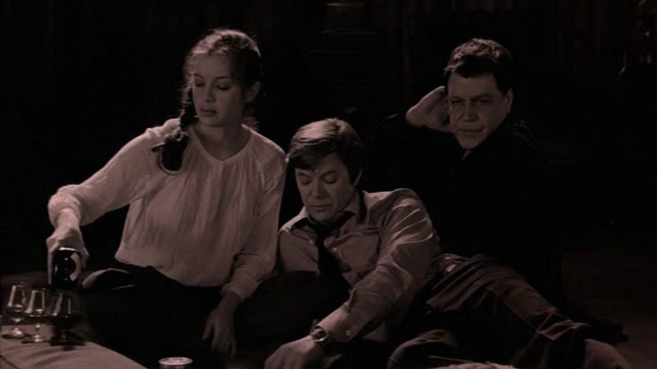 Historia e Dashurisë Transistor backdrop