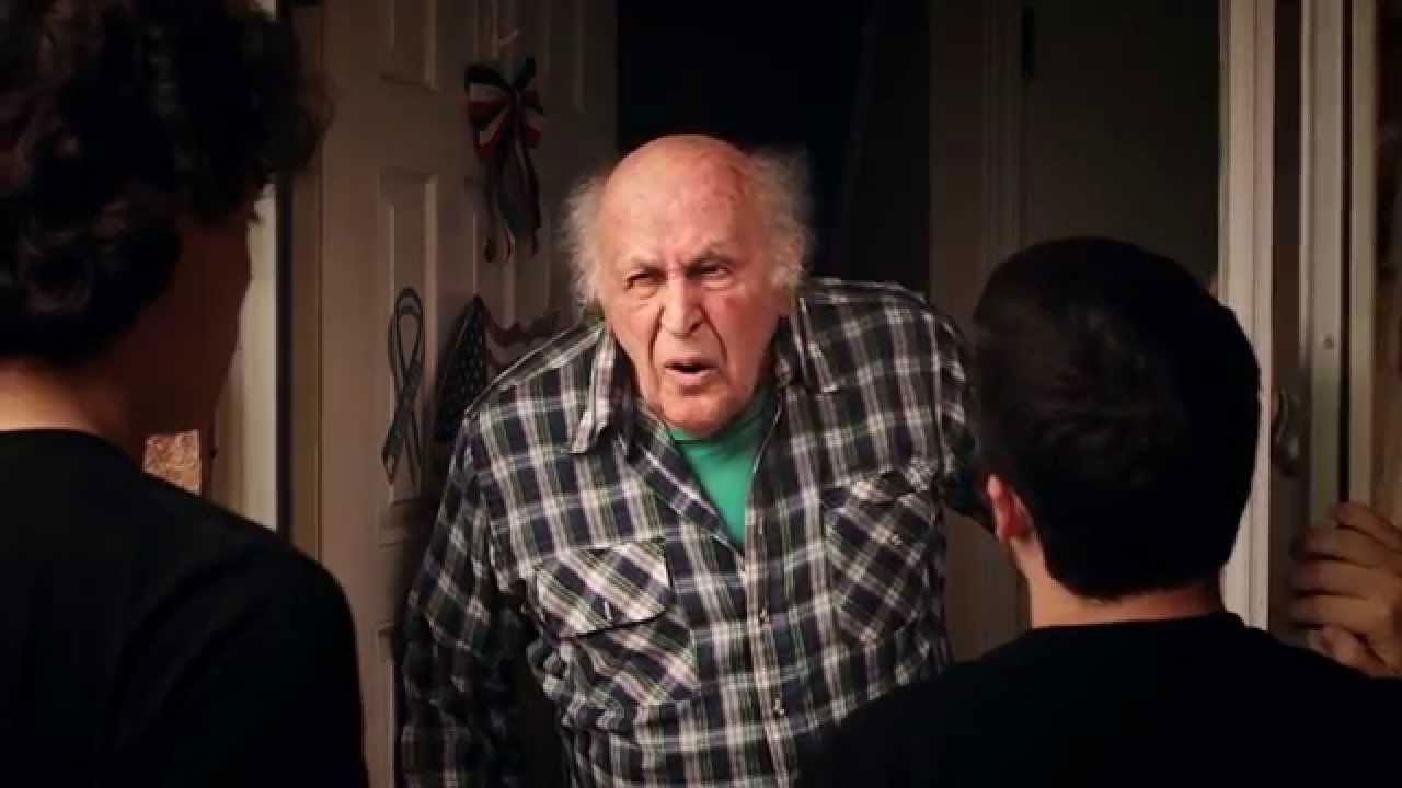 Hugo dhe Josephine backdrop