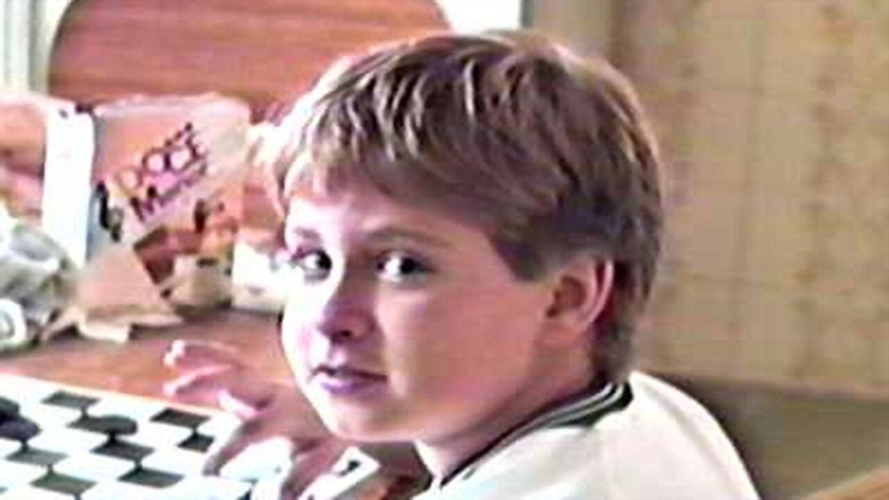 Dashuria Pariziane backdrop