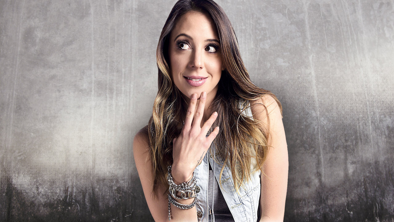 Mantisja E Zhurmshme backdrop