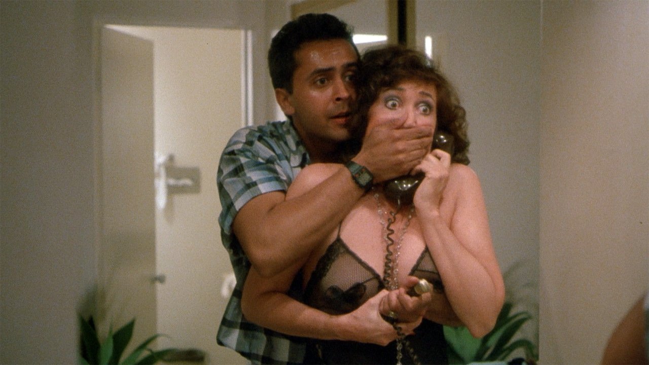 Në Krahasim backdrop