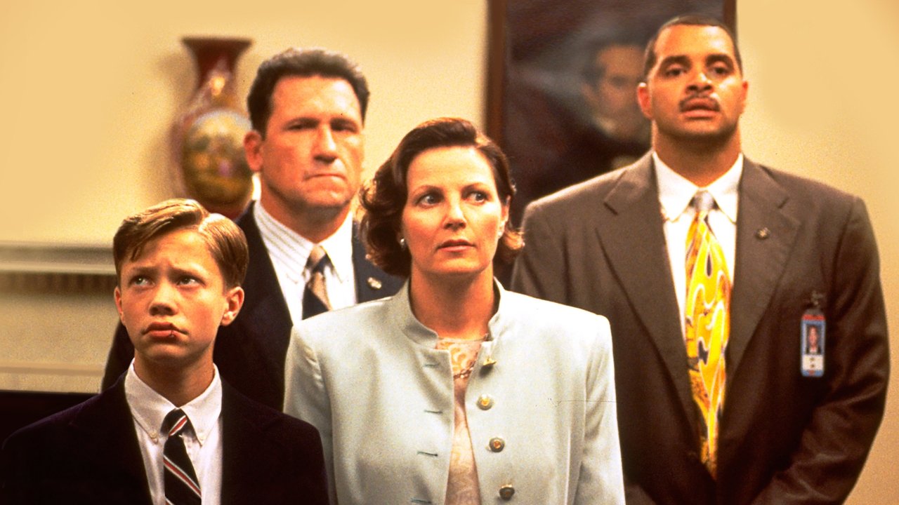 Besoni Njeriun backdrop