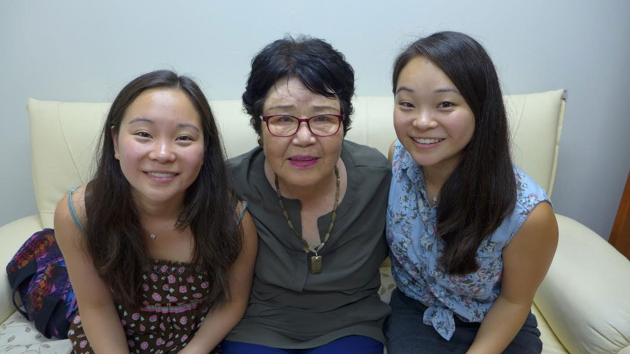 Lakai - Plotësisht i Shkëlqyer backdrop