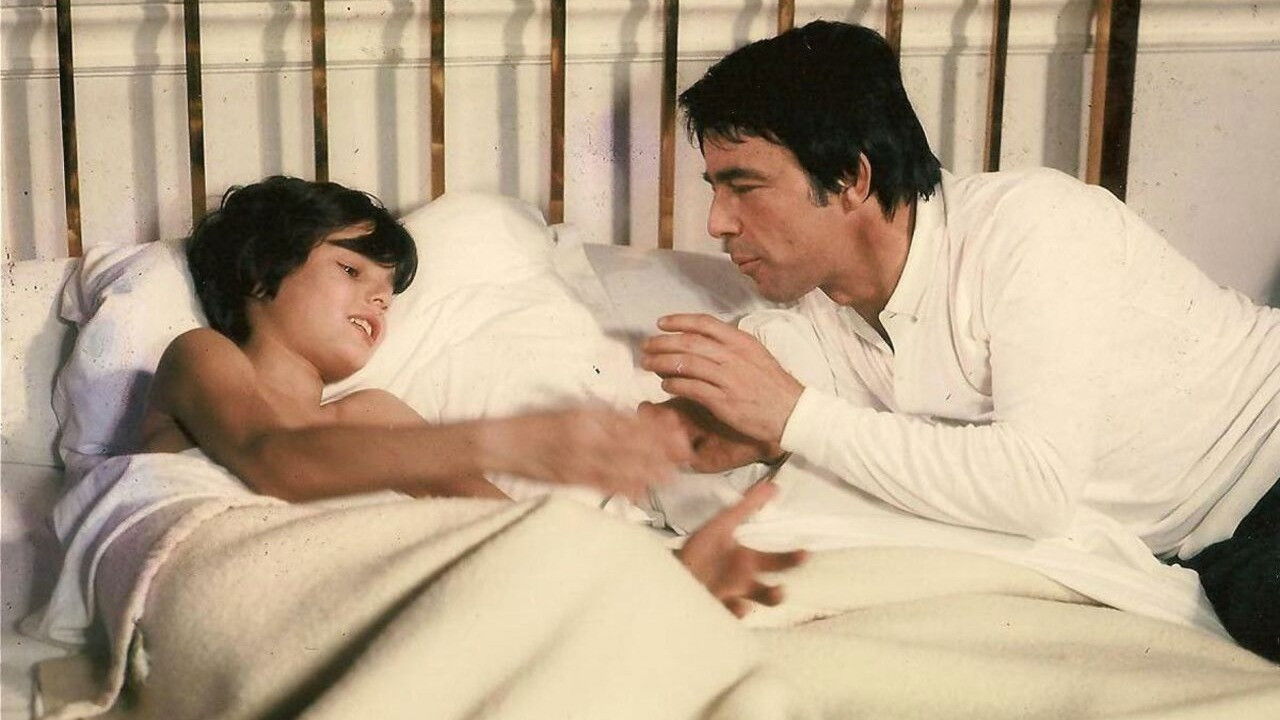 Zoti e Do Uganda backdrop