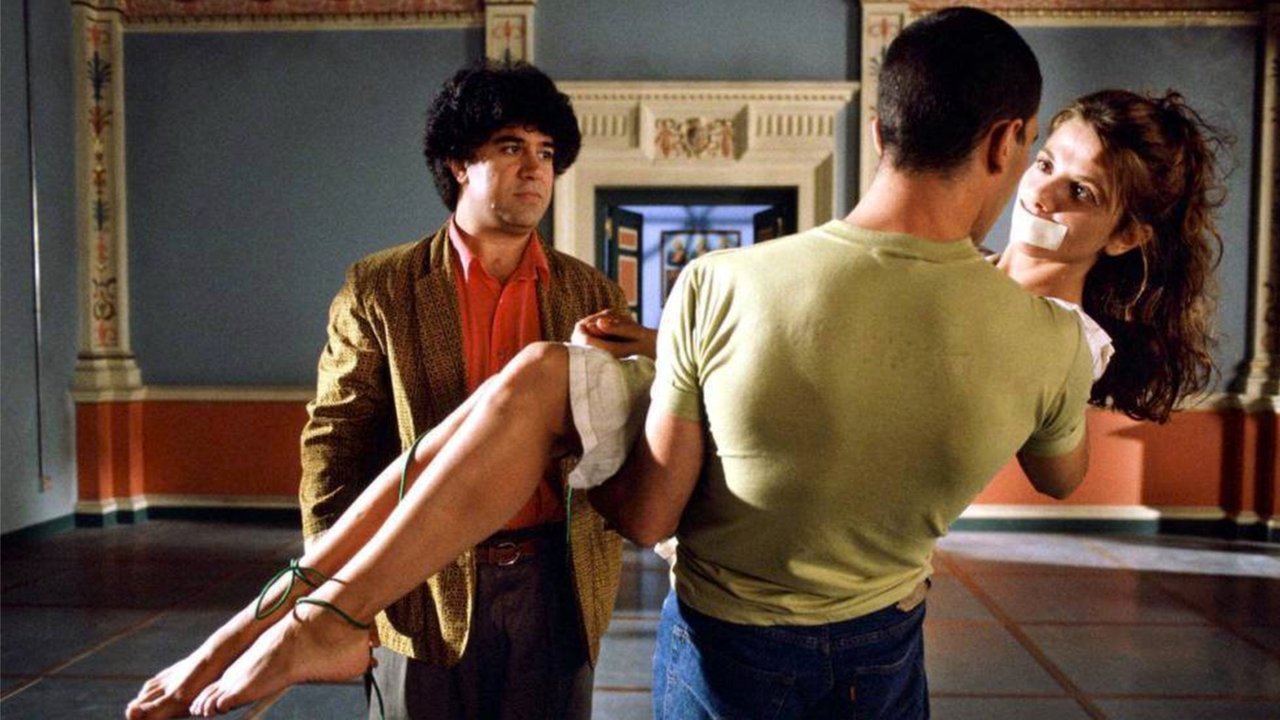 Gratë në Çati backdrop