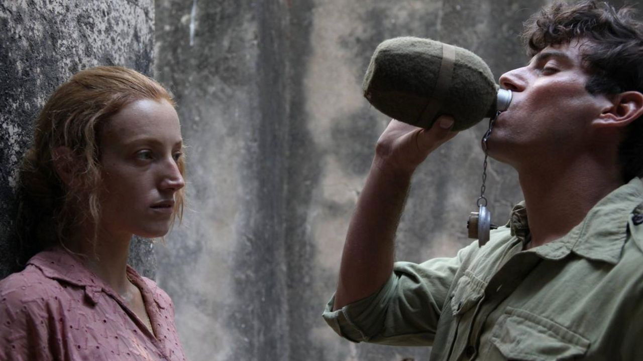 Një Aventurë e Vogël backdrop