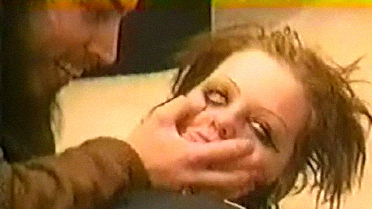 Mbreti John backdrop