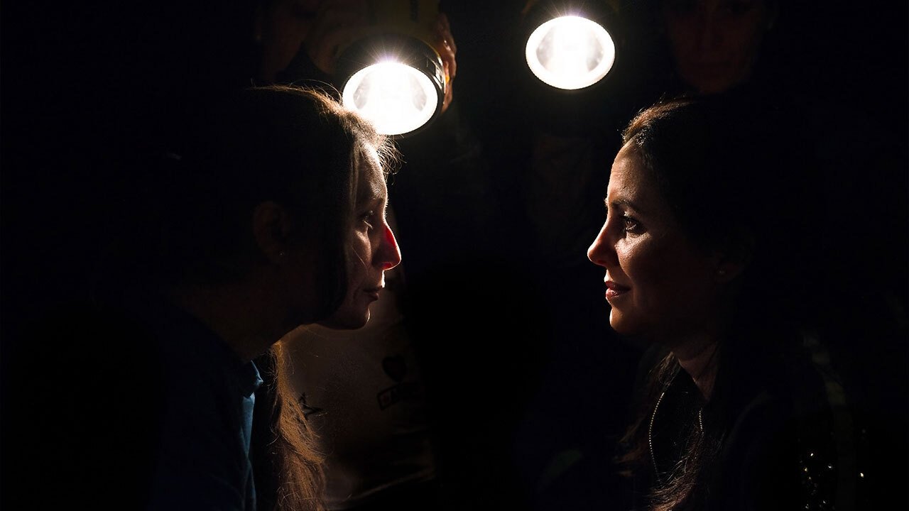 Kumail Nanjiani: Mashkulli Beta backdrop