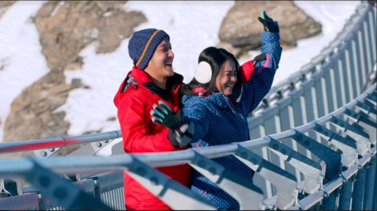 Inocenca e Thyer backdrop