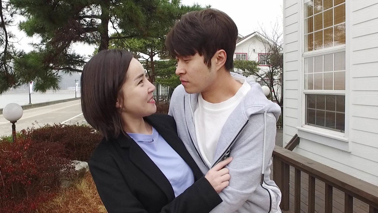 Ne Japim Pulla Rozë backdrop