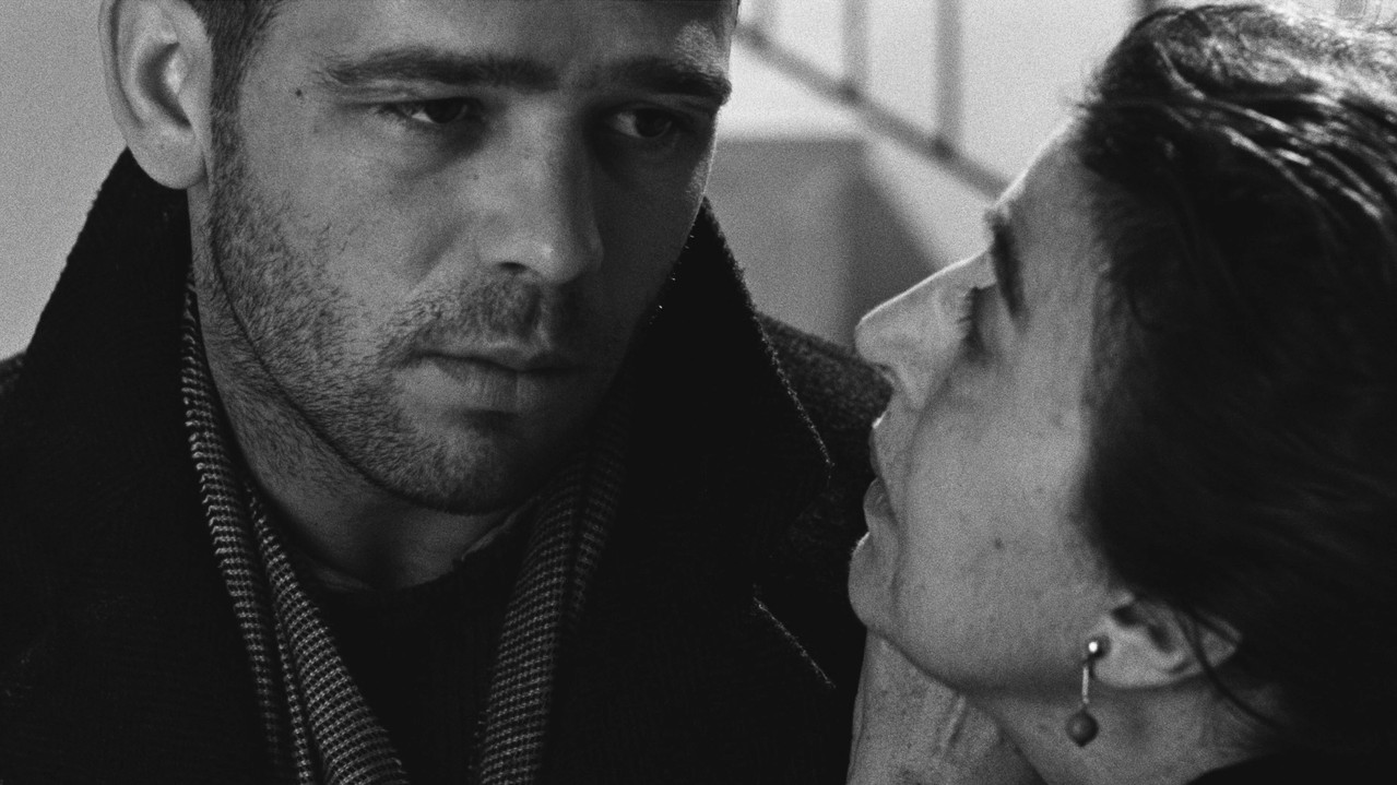 E para në Hënë backdrop