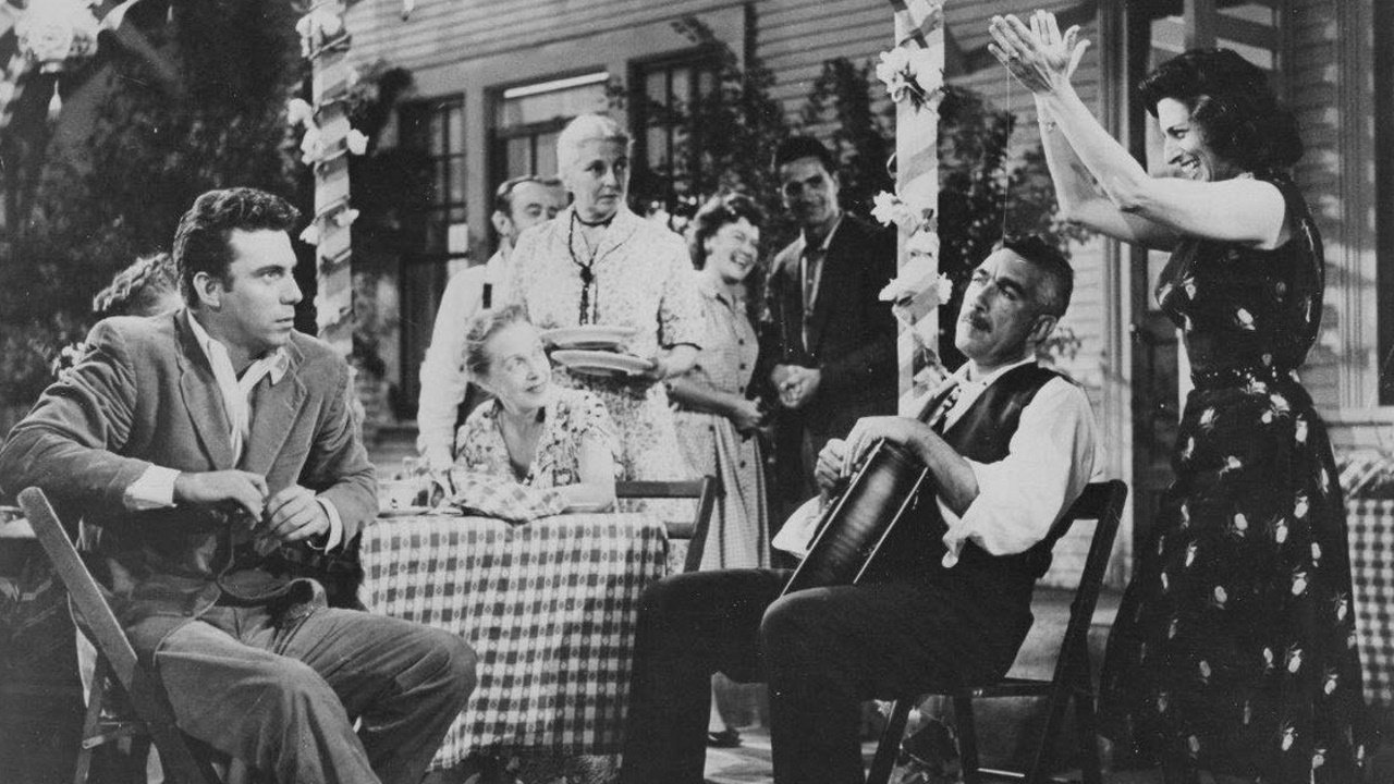 Ndihmë, po vijnë të afërmit backdrop