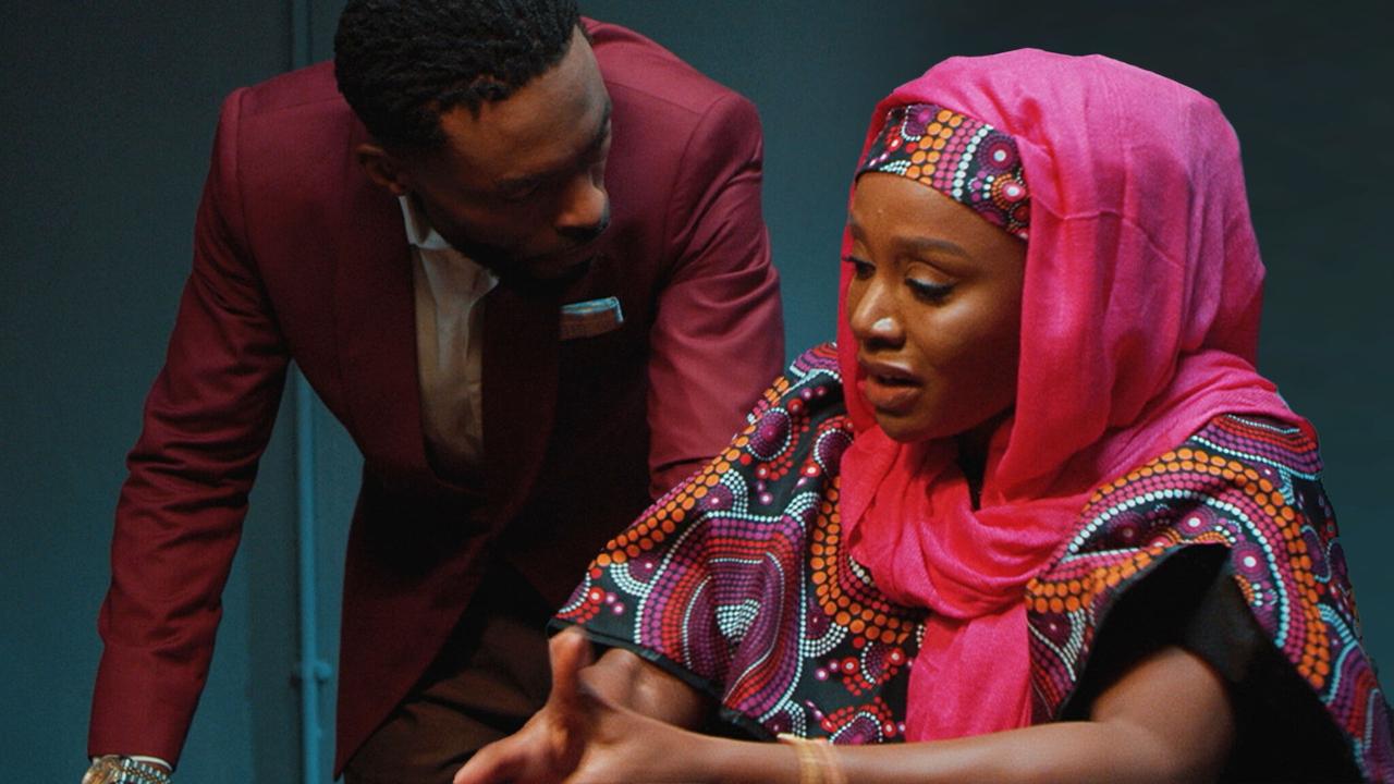 Diçka nga Asgjë backdrop