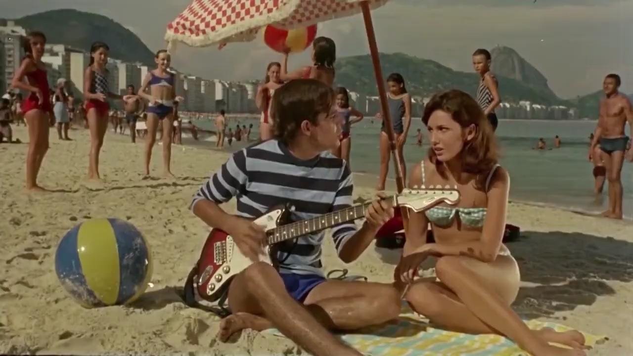 Nudo me një kapelë backdrop