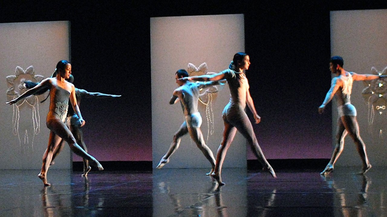 Dr. Slump dhe Arale-chan: Hoyoyo! Qyteti i Ëndrrave, Mechapolis backdrop