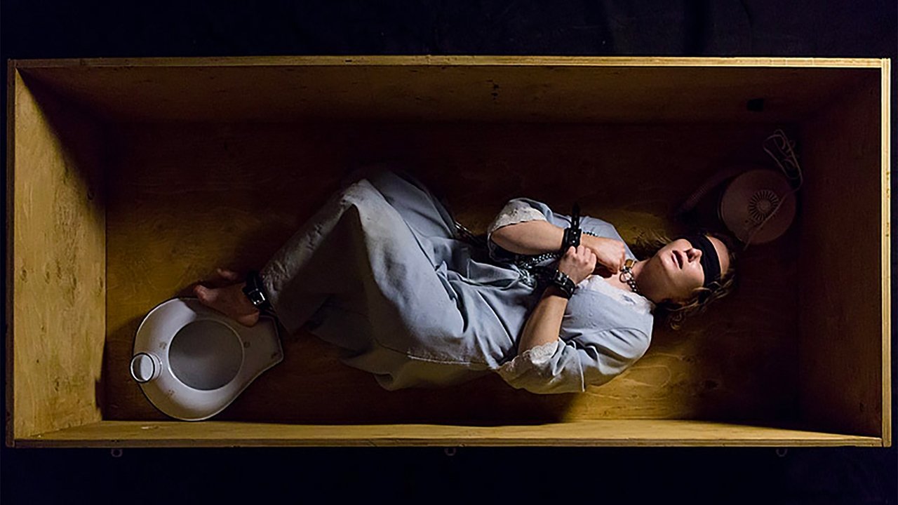 1942: Një Histori Dashurie backdrop