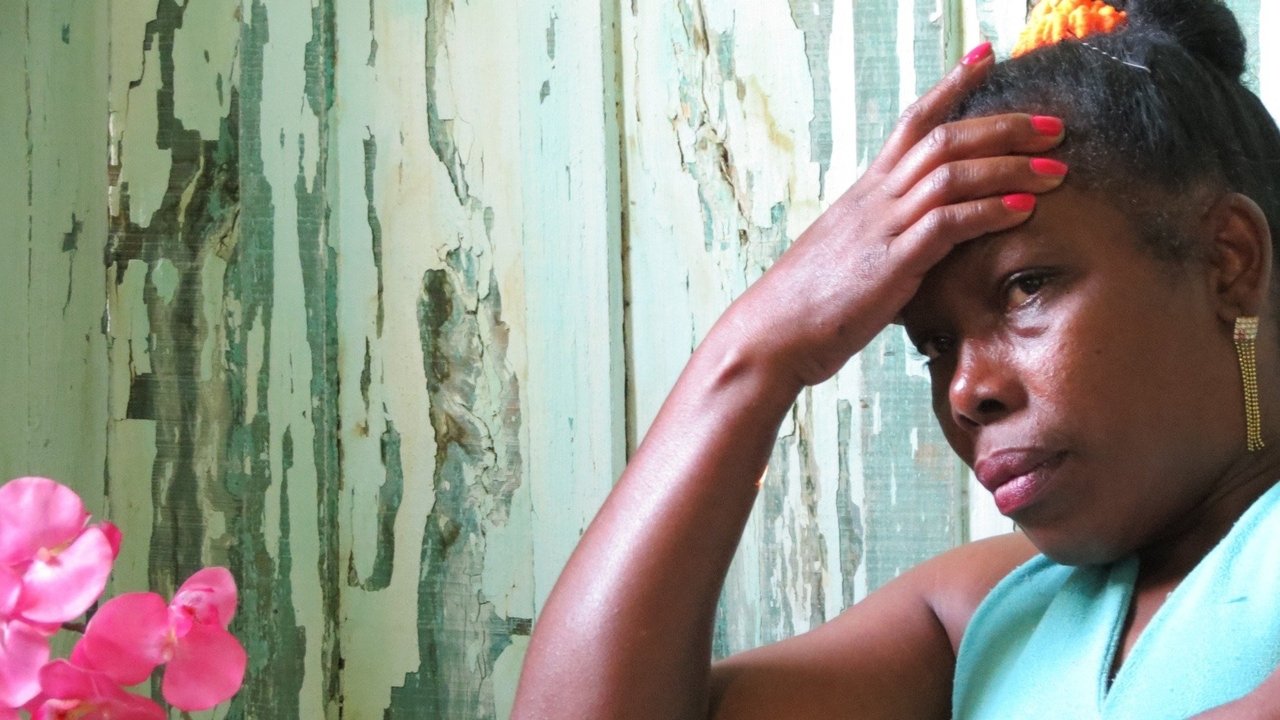 Los farsantes translates to "Mashtuesit" in Albanian backdrop