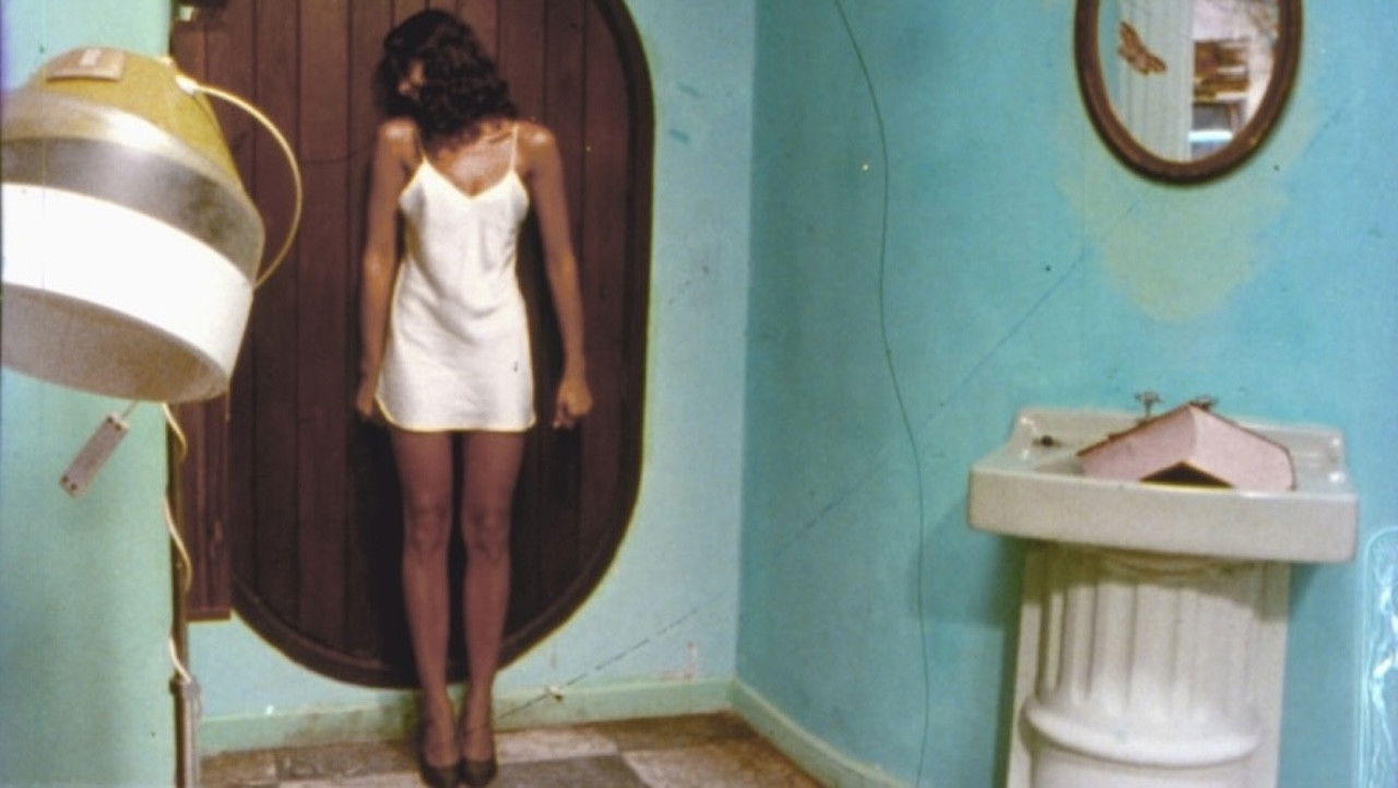 Aar Ya Paar backdrop