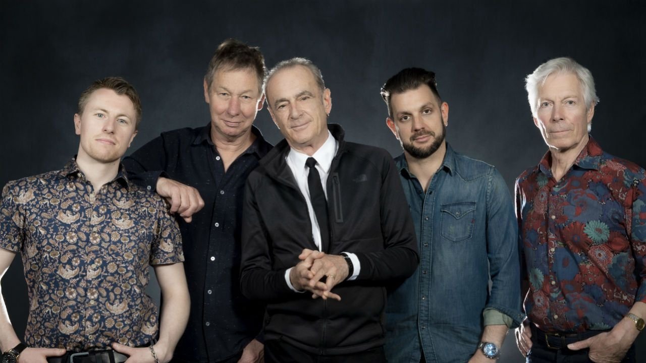 Laguna e Dëshirës backdrop