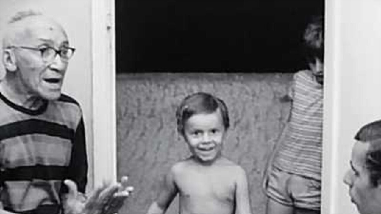 PWG: Kundër Rreshtit backdrop