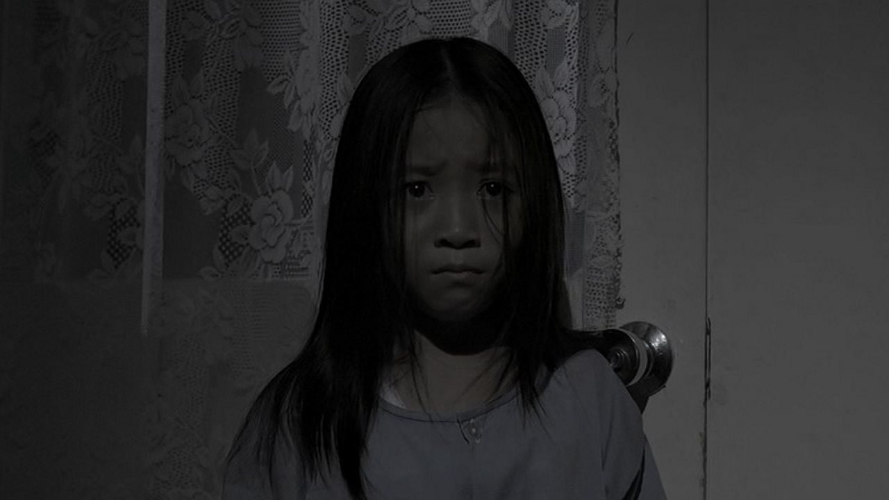 Askush Nuk Është I Pafajshëm: Njëzet vjet më vonë backdrop