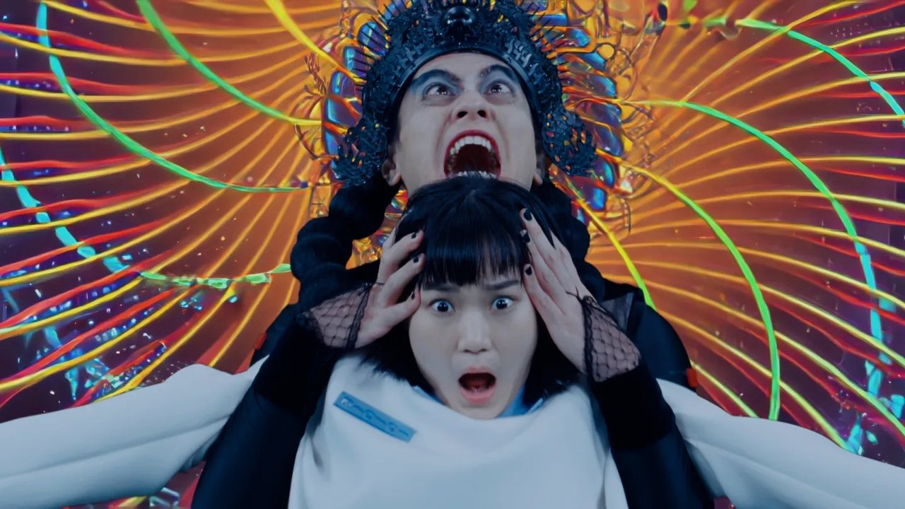 Tragjeditë Hyjnore backdrop