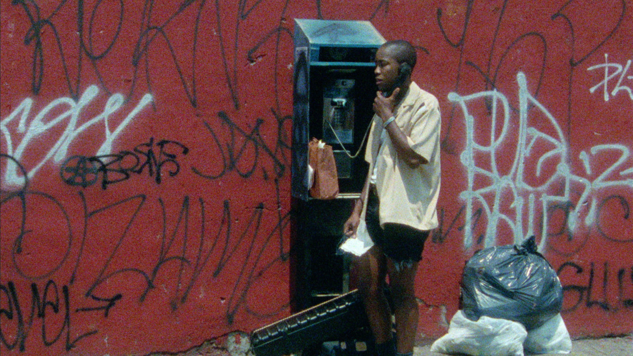 Ralfie Mej: Gjerësia e një Kombi backdrop