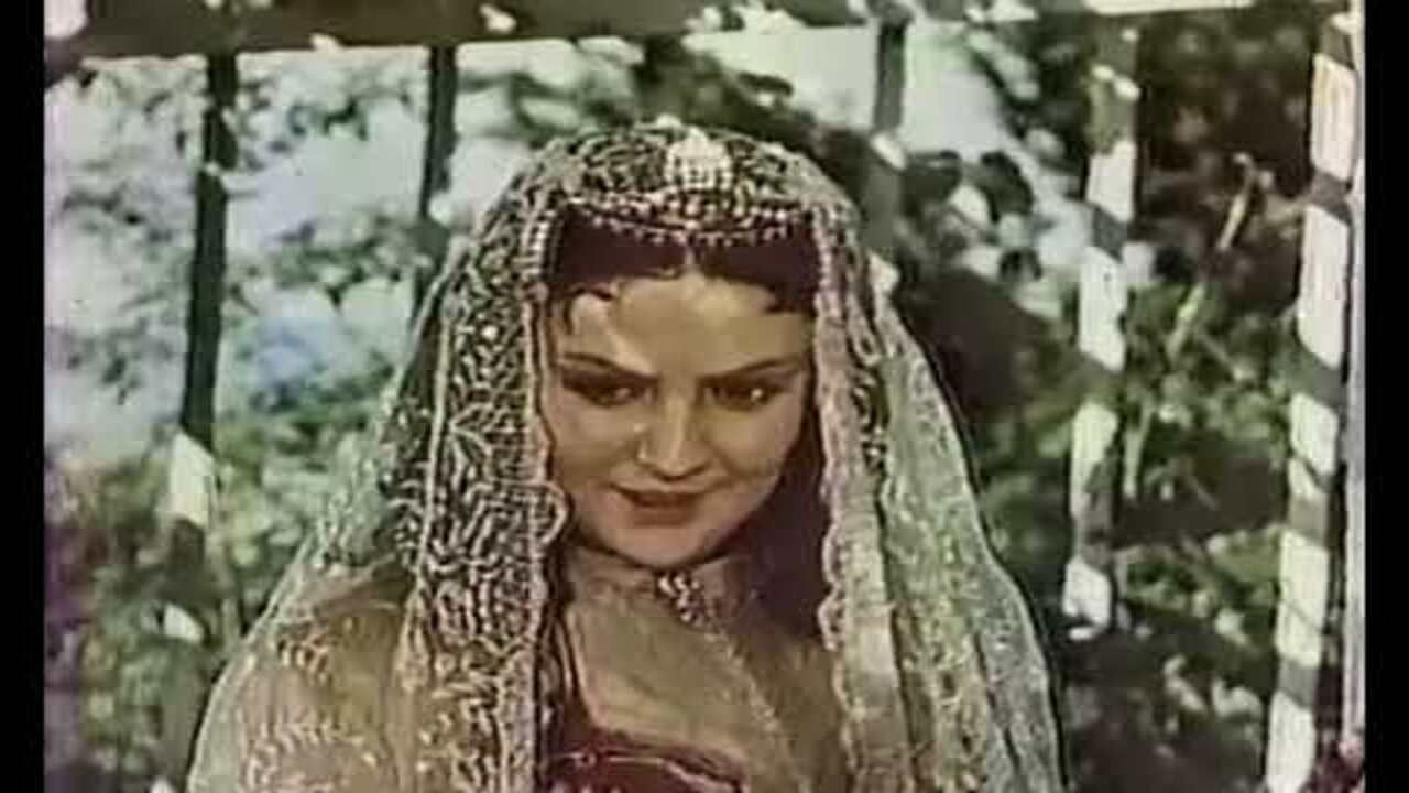 André, Fytyra dhe Guximi backdrop