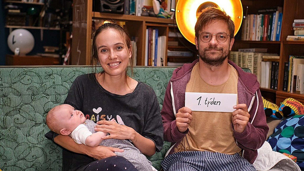 Moska Kurrë Nuk Fle backdrop