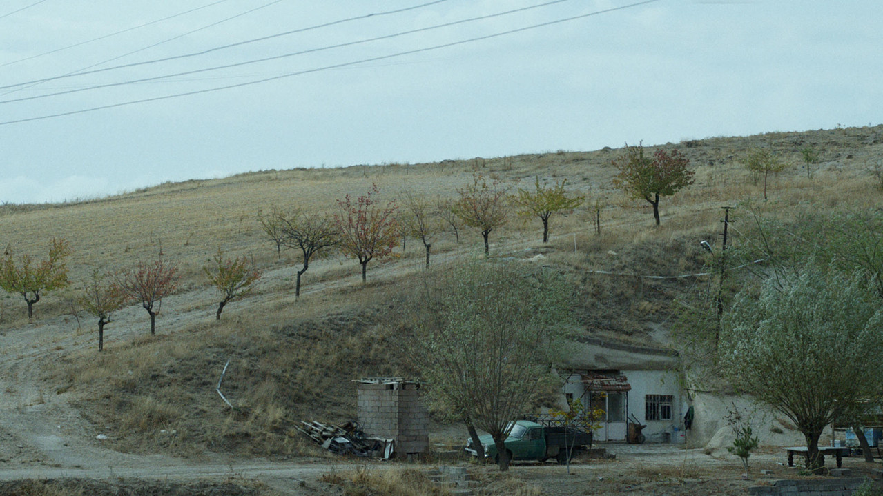 Akoma Njerëzore: Një Film Për Krzysztof Kieslowski backdrop