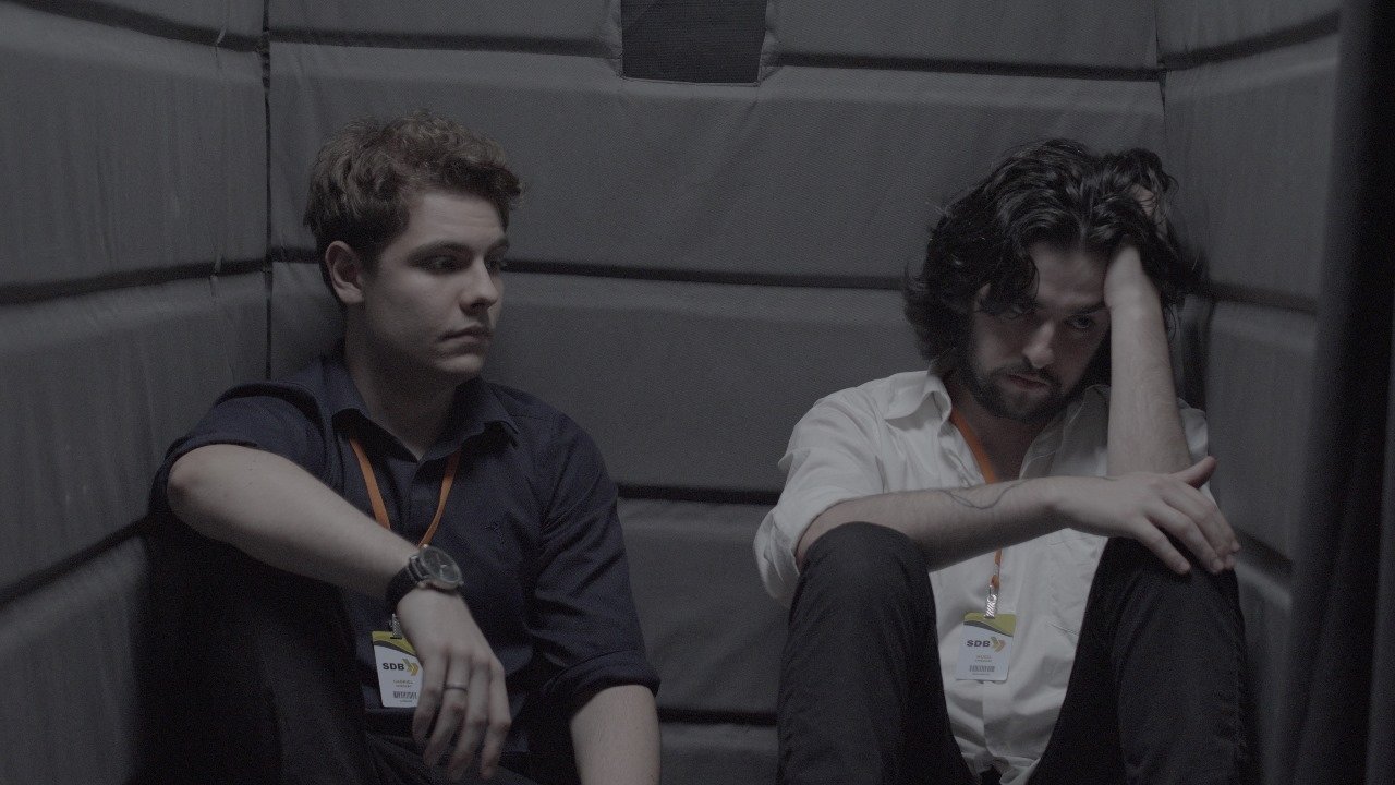 Qeni Që Donte Muzikën backdrop