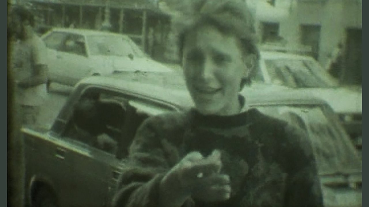 Një Budalla Ishte backdrop