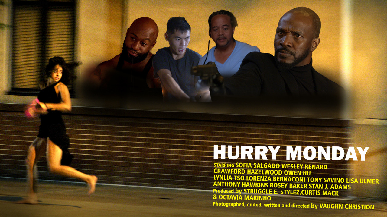 Tre motra të zhveshura: Pinç i madhërishëm backdrop