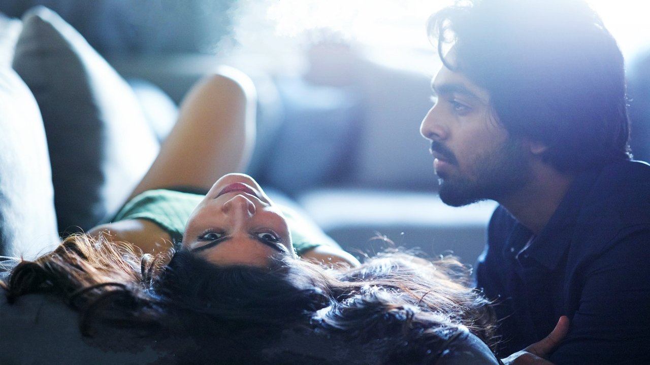 Do Lafzon Ki Kahani translates to "Një Histori e Dëshirave" in Albanian backdrop