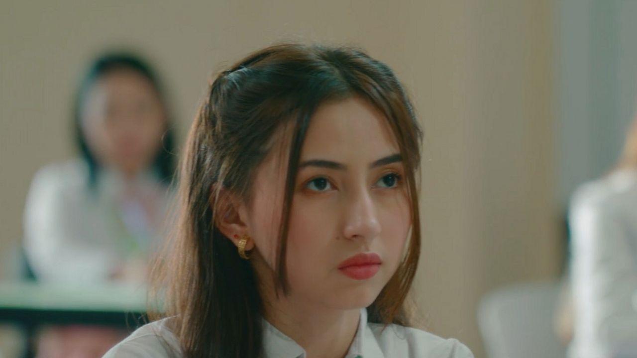 A është Lucyna një vajzë? backdrop