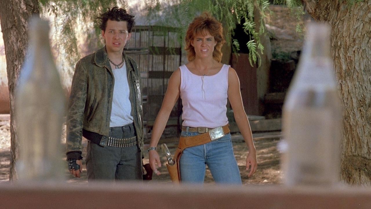 Fragmente të Vetmuara backdrop