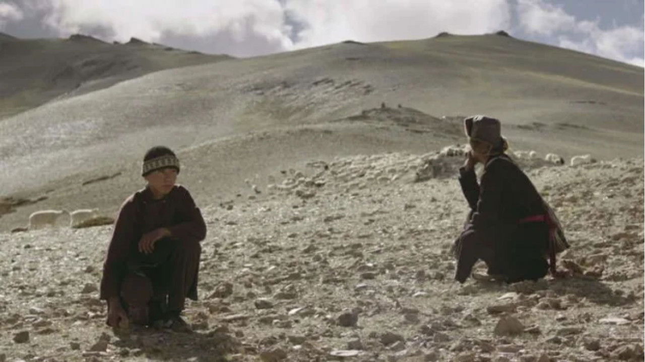 Djali i Shiut backdrop