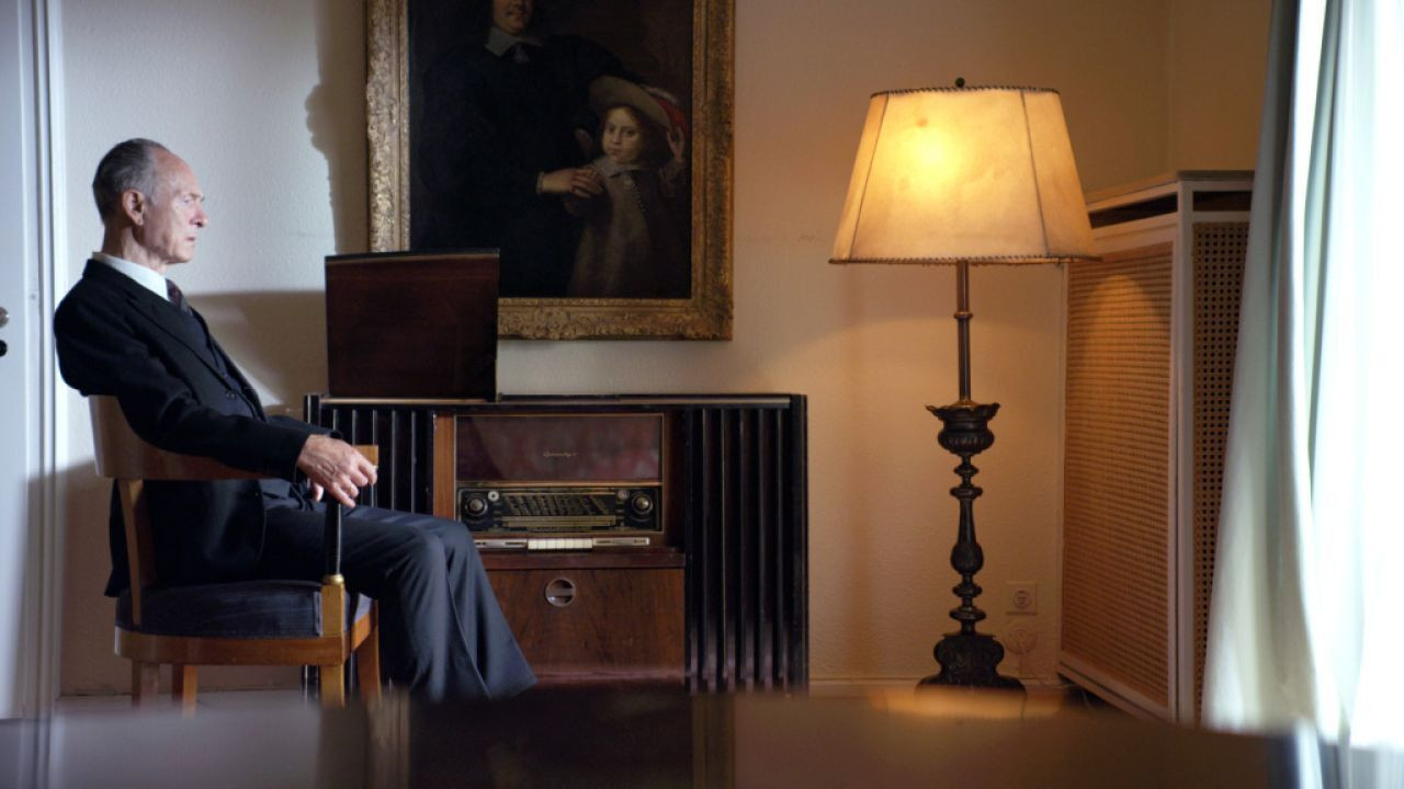 Ekzekutimi i një njeriu të vdekur backdrop