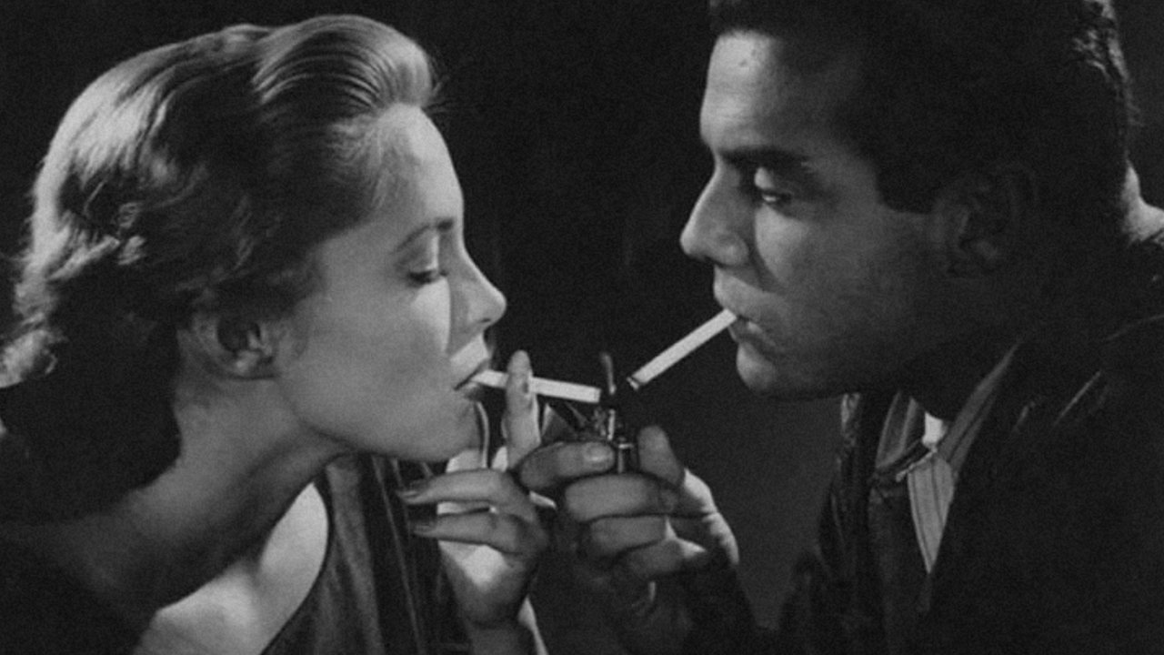 Alifi në 7 Dimensio backdrop