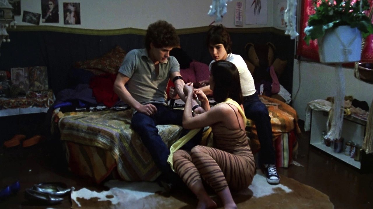 Jetimët e Stuhisë backdrop