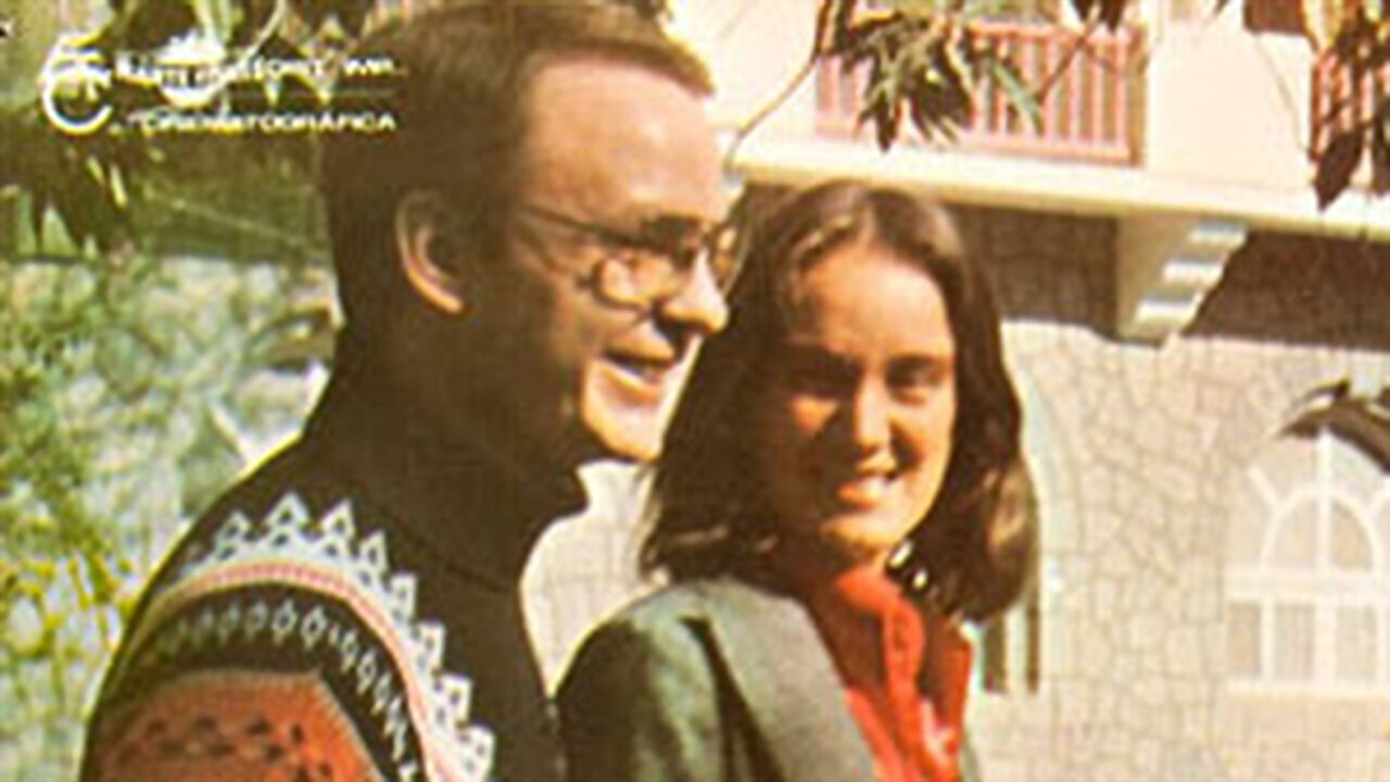 Të kundërtat e teprisë backdrop