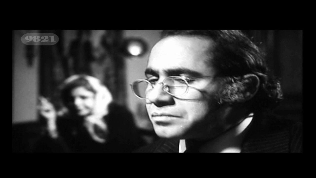 Bérengère Krief - Le Trianon backdrop