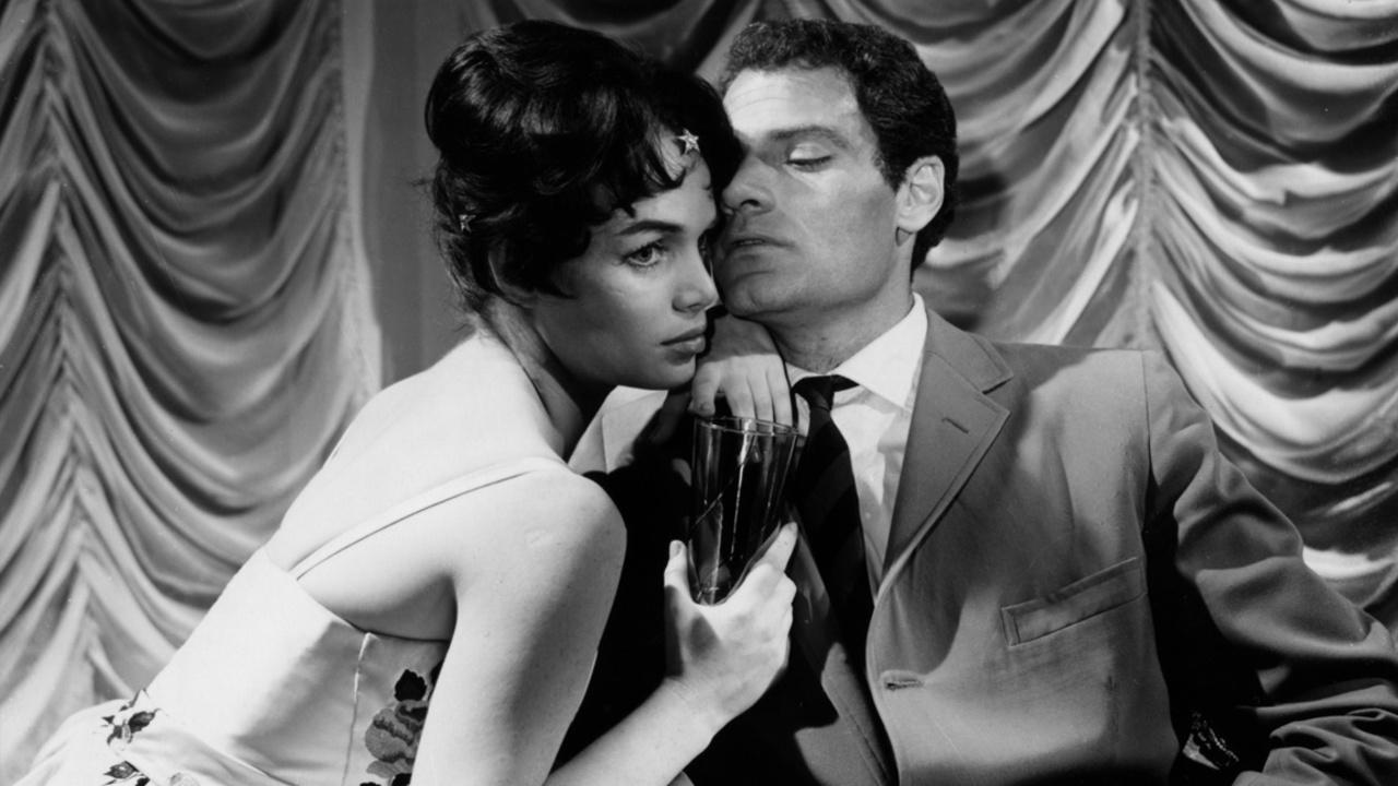 Stacioni Hapësinor Nr.9 backdrop