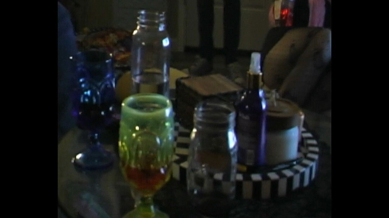 Një tjetër ti backdrop