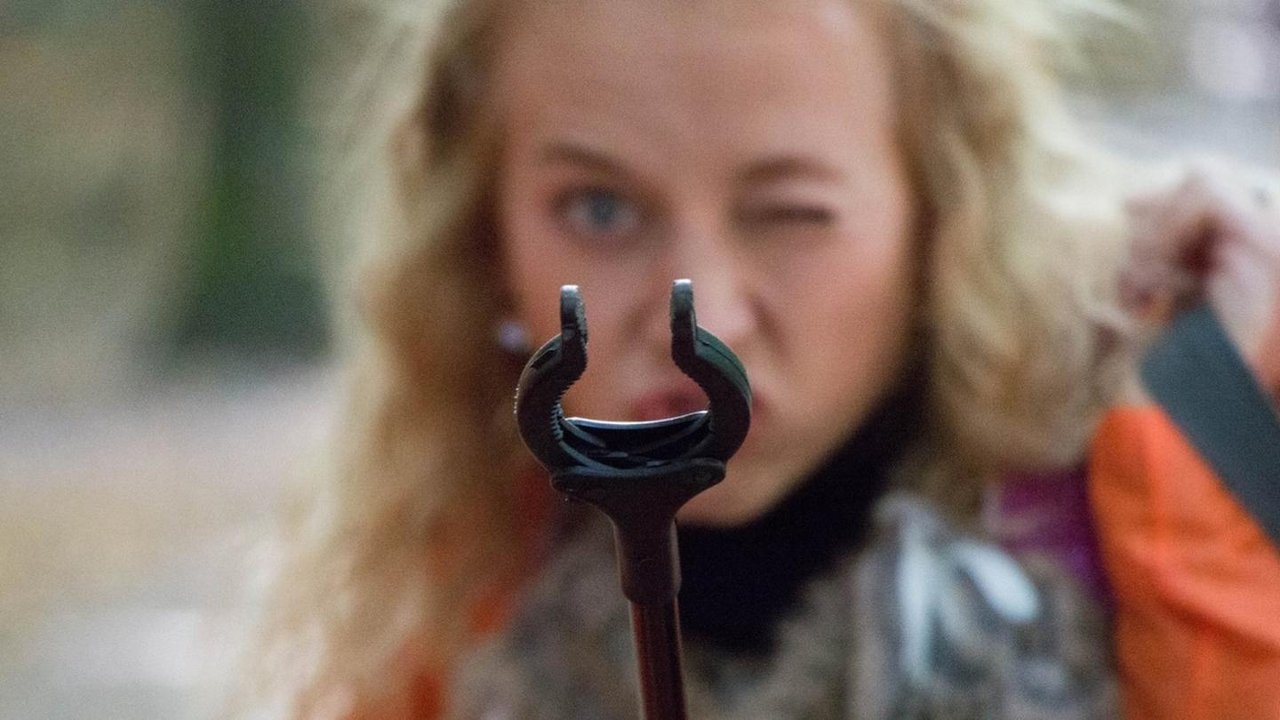 Lejo Zemra të jetë e lehtë backdrop