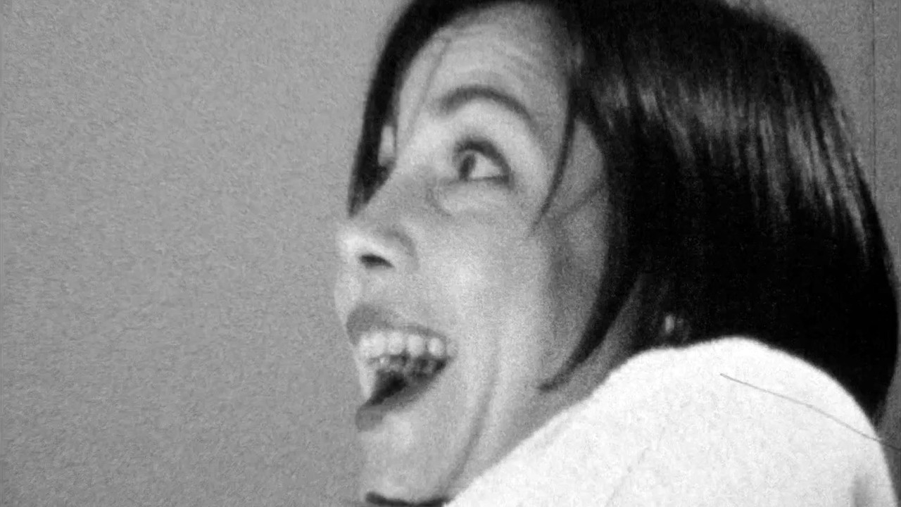 Më Çon në Hënë backdrop