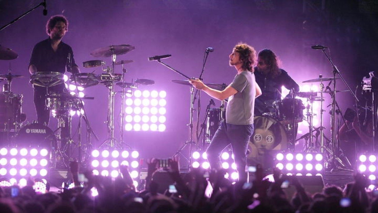 Një Udhëtim në Jamaica backdrop